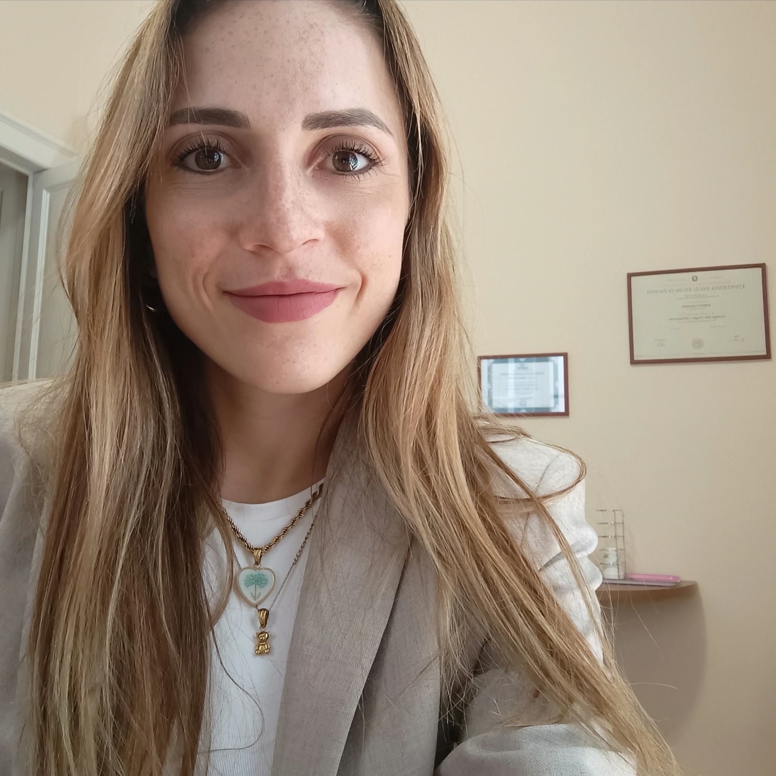 La Dott.ssa Roberta Grassini nel suo studio